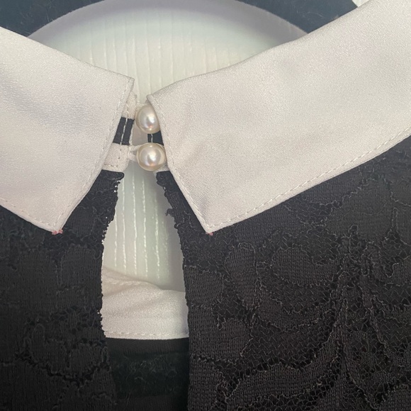 Karl Largerfeld Paris Lace Top - Picture 4 of 5